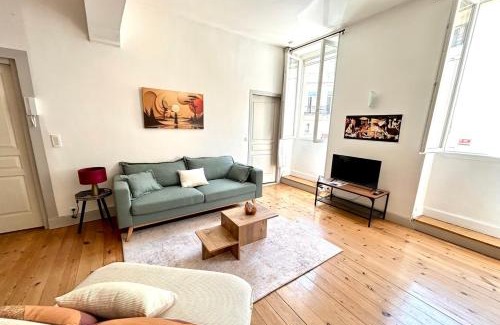 Auch Apartment | Louisa - Spacieux en Plein centre - Places gratuites - 1er étage