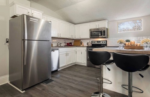 Shelby Park House | Louisville Dream House 4BR/2BA by CozySuites