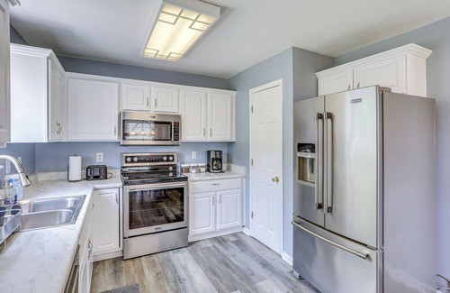 Buechel House | Louisville Vacation Rental ~ 13 Mi to Downtown!