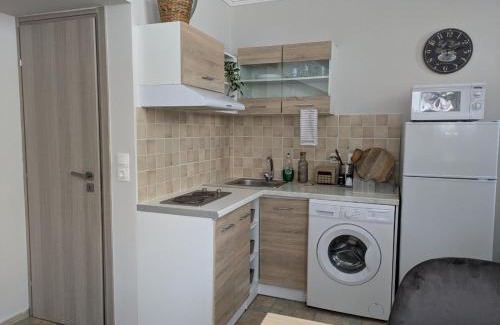 Karpenisi Apartment | Loutraki central studio