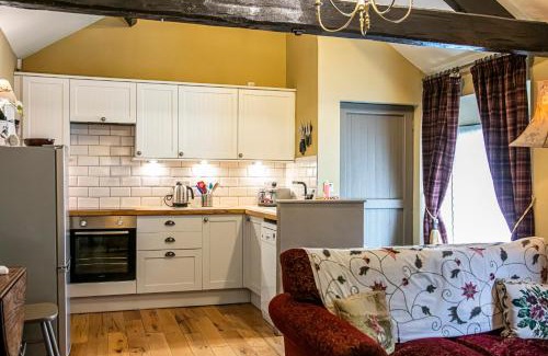 Bakewell House | Love Bird