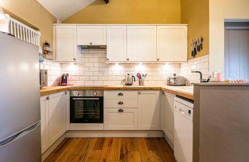 Bakewell House | Love Bird