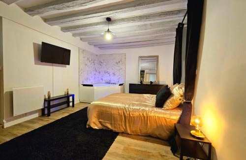 Nemours Apartment | Love Escape