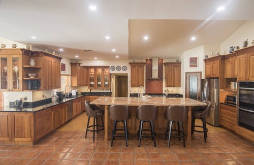 Monte De Paz House | Love living the outdoors lifestyle? 1+ Acre retreat with heatable private pool.