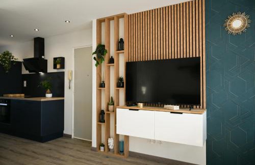 Frejus Plage Apartment | Love Room Luxe Près de la Mer