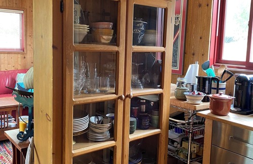 Coupeville Cottage | LoveJoy Cottage in quaint historic Coupeville. views of Penn Cove - Pet friendly