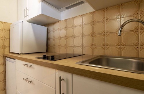 Saintes-Maries-de-la-Mer Apartment | Lovely apartment for 2 guests with WIFI, TV and balcony