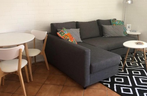 Coolangatta Apartment | Lovely 1 Bedroom Apartment Steps to the Beach