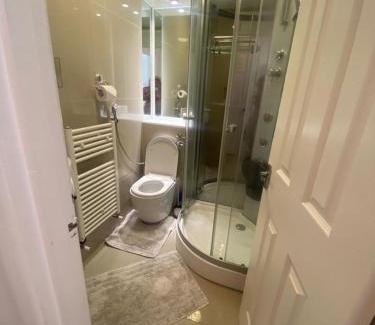 Hainault Apartment | Lovely 1 bedroom flat