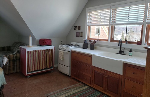 Barton Apartment | Lovely 1 bedroom guest house/apartment on Willoughby Lake with private lakefront