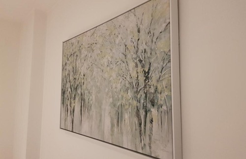 Luton House | Lovely 1-Bedroom rental unit with free parking!