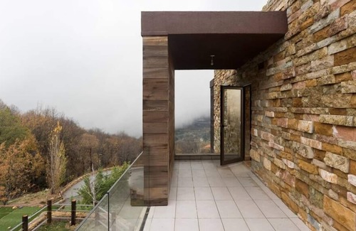 Kfardebian Apartment | Lovely 1BD studio in Redrock