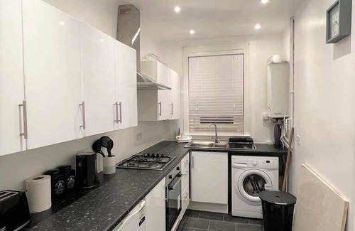Hurlet Apartment | Lovely 2 Bed Apt close to Silverburn Mall