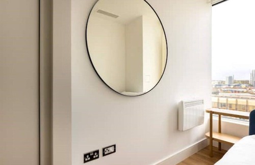 Hanger Hill Apartment | Lovely 2 bed flat in West London. Safe and clean