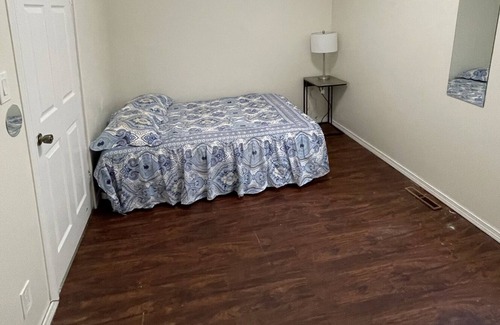 North Attleboro Apartment | Lovely 2 bedroom apartment with parking in the permise