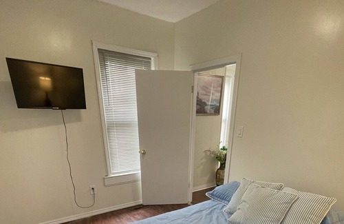 North Attleboro Apartment | Lovely 2 bedroom apartment with parking in the permise