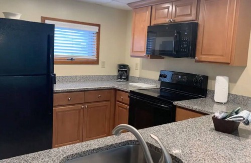 East Stroudsburg Resort | Lovely 2 Bedroom in Shawnee! Amenities Galore!