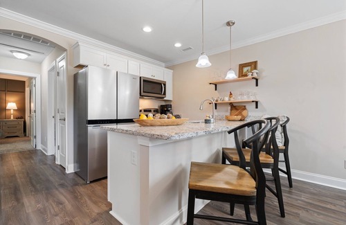 Hickory House | Lovely 2 Bedroom House in Hickory