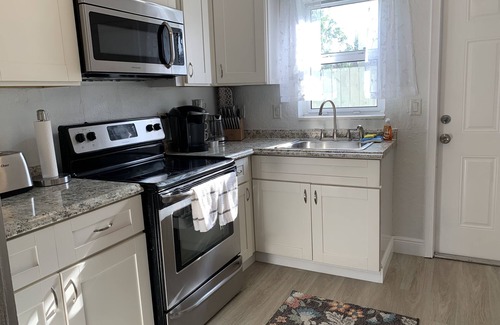 Dania Beach Apartment | Lovely 2 - Bedroom Rental Unit Near the Beach