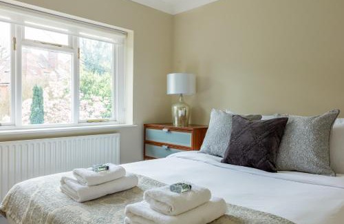 Frognal and Fitzjohns House | Lovely 2BR in peaceful Hampstead, NW London