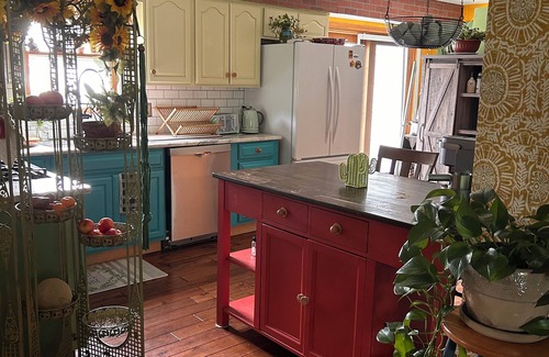 Saratoga Springs House | Lovely 3-bedroom house in Saratoga Springs with WiFi, AC, and inground pool.