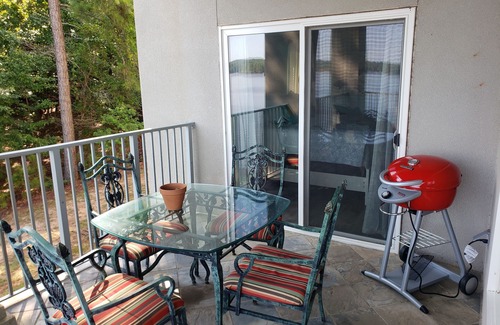 Dadeville Condo | Lovely 3 Bedroom Condo on Lake Martin 2 Pools & Boat Dock