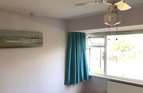 Fareham Other | Lovely 3 Bedroom holiday home with free parking