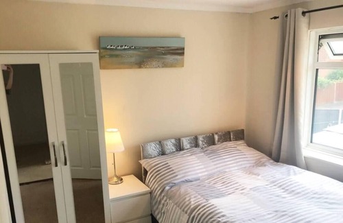 Fareham Other | Lovely 3 Bedroom holiday home with free parking