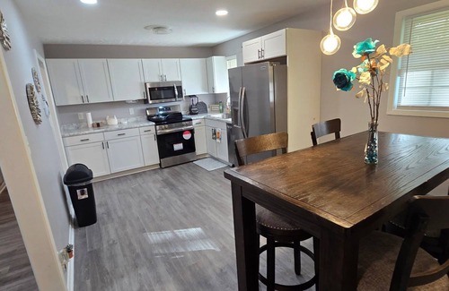 Candler-McAfee House | Lovely 3-bedroom house with AC for a relaxing getaway