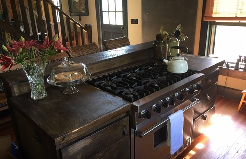 De Lancey House | Lovely 3-bedroom secluded farm house in Delancey with WiFi