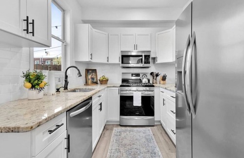 Old Town West House | Lovely 3-BR Old Town Townhouse