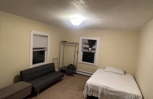 Waltham Apartment | Lovely 3bed apartment with spacious living area