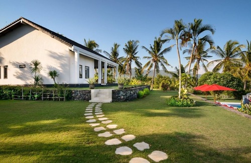 Kalibukbuk Villa | Lovely 3BR Villa W/Amazing Pool & Sea views, Bali Villa 2235