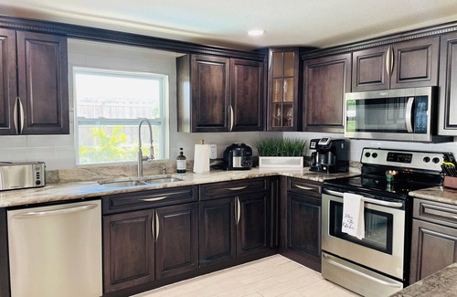 South Gate Ridge House | Lovely 4-bedroom 3 Bath Heated Pool house Near Siesta Key Beach