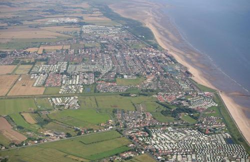 Heacham Ski Chalet | Lovely 4 Berth Chalet At Cedar Springs Park In Heacham, Norfolk Ref 92031Cs