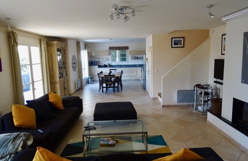 Lorgues Villa | Lovely 5* Provençal villa with heated pool and full air conditioning