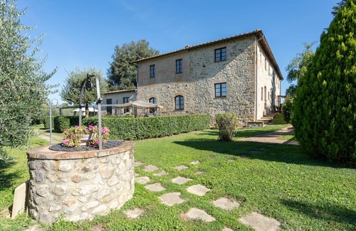 Ponte di Gabbiano Apartment | Lovely apartment for 5 people with pool, A/C, WIFI, TV and pets allowed, close to Siena