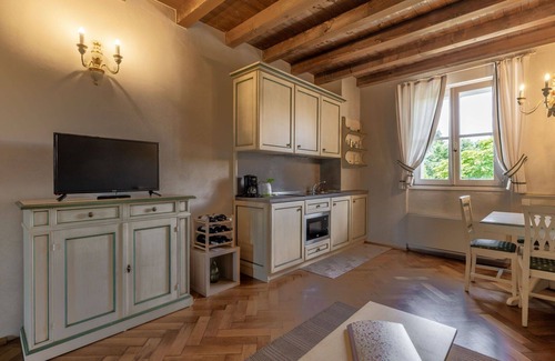 Strassoldo Apartment | Lovely apartment for 6 people with WIFI, A/C, TV and parking