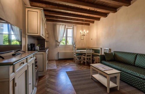Strassoldo Apartment | Lovely apartment for 6 people with WIFI, A/C, TV and parking