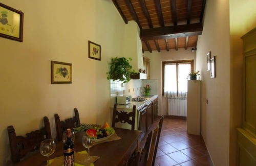 Castelfranco di Sopra Apartment | Lovely apartment for 6 people with pool, WIFI and pets allowed