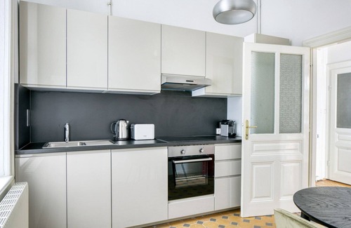 Alsergrund Apartment | Lovely Alsergrund 2BR, near Himmelpfortstiege, AKH, U4, U6, by Blueground