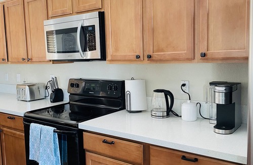 Sheely Farms House | Lovely and spacious home!10 minutes away to the State Farm Stadium.