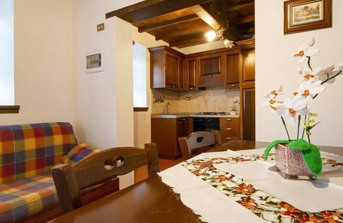 Fabbriche di Vallico Villa | Lovely apartment in villa for 6 guests with pool, WIFI, TV, patio and pets allowed