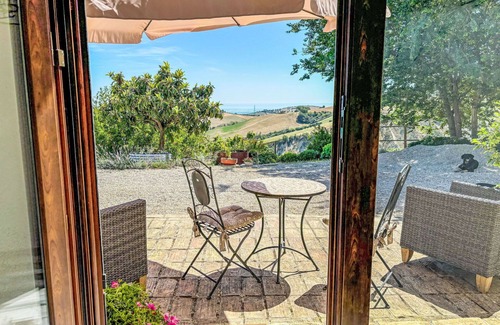 Cologna Spiaggia Villa | Lovely apartment in villa with pool, A/C, hot tub, WIFI, TV, patio, pets allowed and panoramic v.