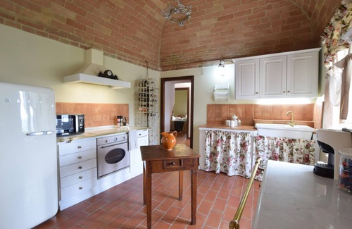 Civitella Benazzone Apartment | Lovely apartment in Civitella Benazzone