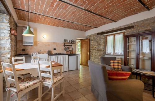 Monastero Bormida Apartment | Lovely apartment for 2 people with WIFI, pool and TV
