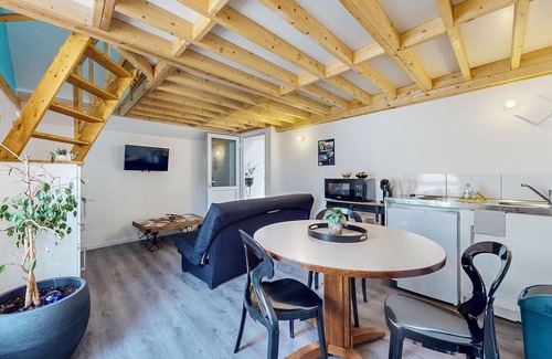 Neuilly-le-Vendin Apartment | Lovely apartment in Neuilly le Vendin