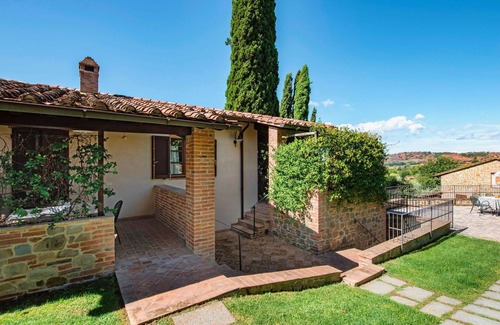 Popoltaio-Schiacciato Villa | Lovely apartment in villa for 8 guests with A/C, pool, WIFI, TV and patio