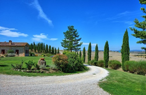 Monteroni d'Arbia Apartment | Lovely apartment for 4 guests with pool, WIFI, patio and panoramic view, close to Siena