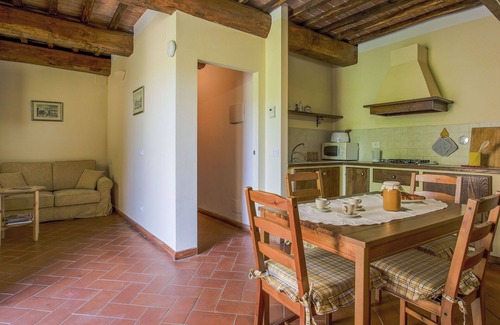 Sesto Fiorentino Villa | Lovely apartment in villa for 3 guests with pool, WIFI, TV, patio and pets allowed